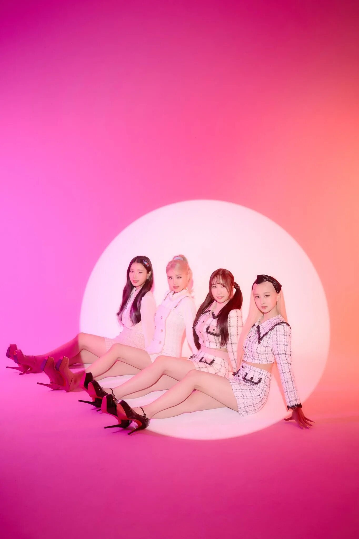 The only one the dolly rocker movement. Rocking doll участницы. Rocking doll к-поп имена. Rocking doll роа. Rocking doll рена.