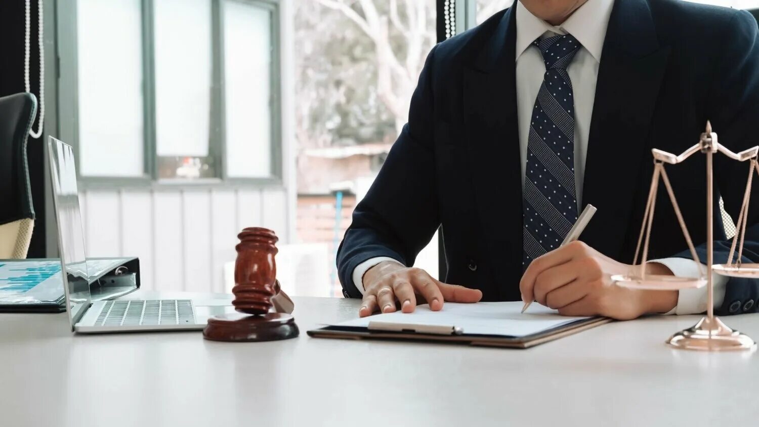 день российской адвокатуры. юристы в м а. юристы в м а. с днем российской адвокатуры поздравления. услуги юриста.