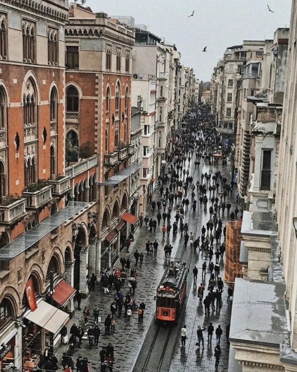 Истикляль Стамбул. Турция улица Истикляль. Проспект Истикляль в Стамбуле. Пешеходная улица Стамбула Истикляль.