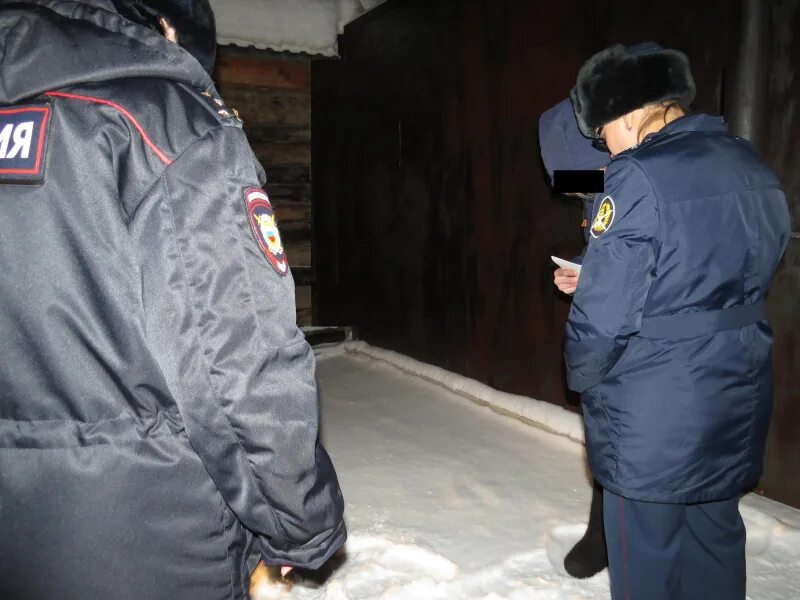 Осужденного в уголовно исполнительную инспекцию. Уголовно-исполнительная инспекция серов. уголовно исполнительная инспекция орджоникидзевского района. сотрудники уии серов. одежда для осужденных для несовершеннолетних.