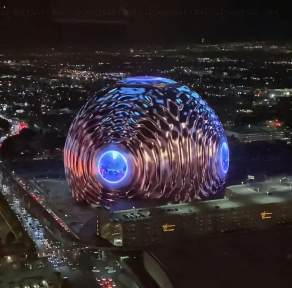 Msg sphere флаг. Сфера лас вегас. msg sphere в лас-вегасе. лас вегас экран сфера. кинотеатр сфера в лас вегасе.