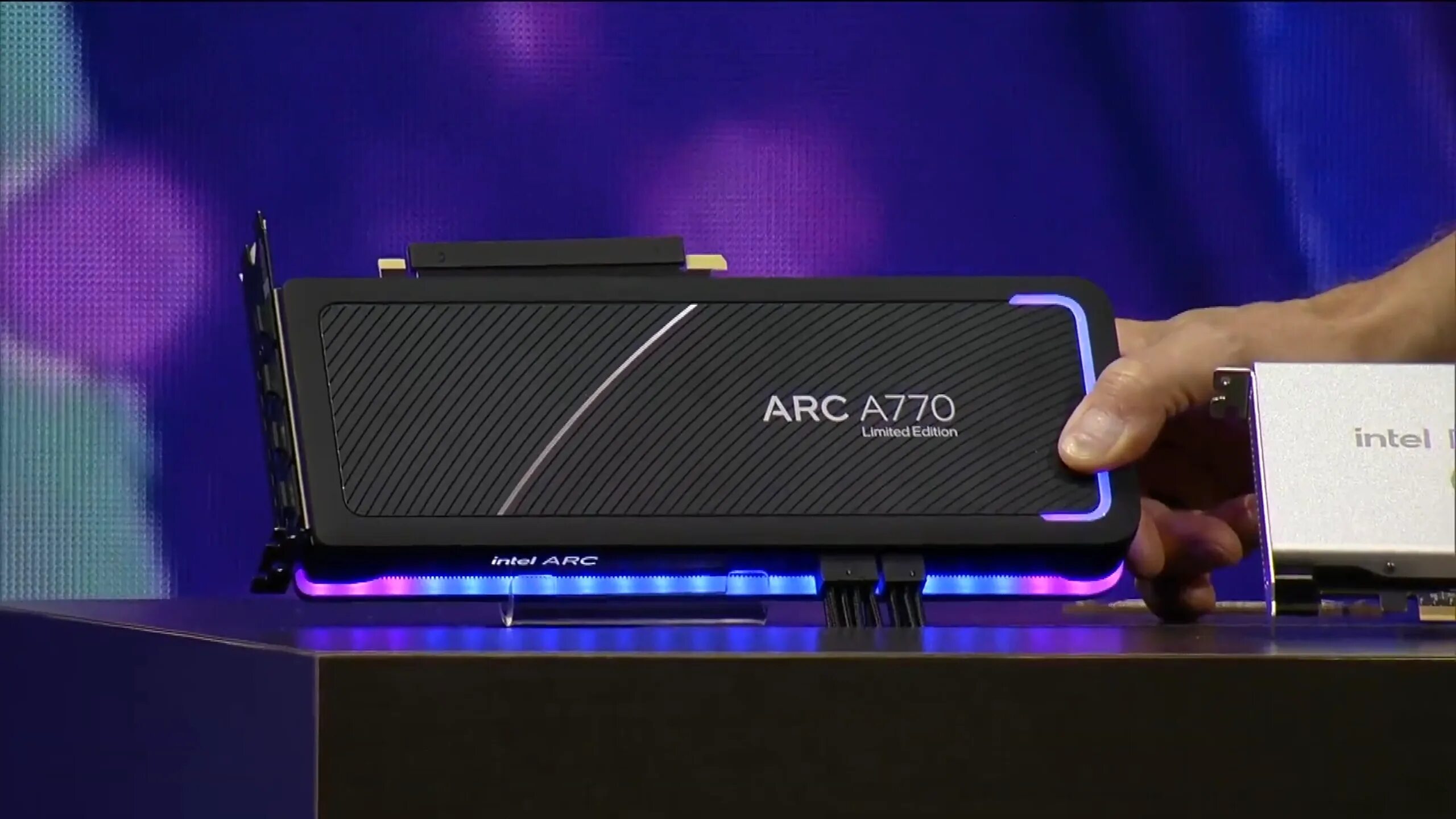 Intel arc a770 обзор. Intel arc a770. intel arc a770 limited edition. видеокарта intel arc a750. intel arc a750 limited edition.