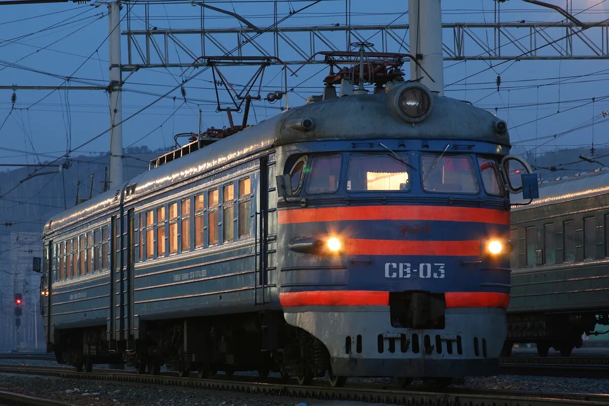 Вагон купе люкс ржд. Св 1 3. Св1а электромотриса. Электромотриса дэр-003. Автомотриса асг-30п кабина.