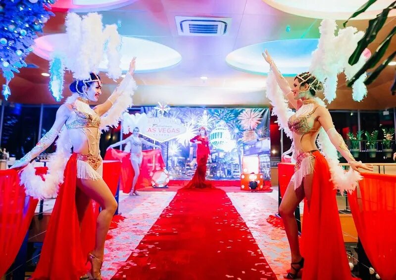 Как работает вегас в новогодние праздники. Лас вегас зимой. Елка в лас вегасе. Торговый центр вегас кунцево. Как работает вегас в новогодние праздники.