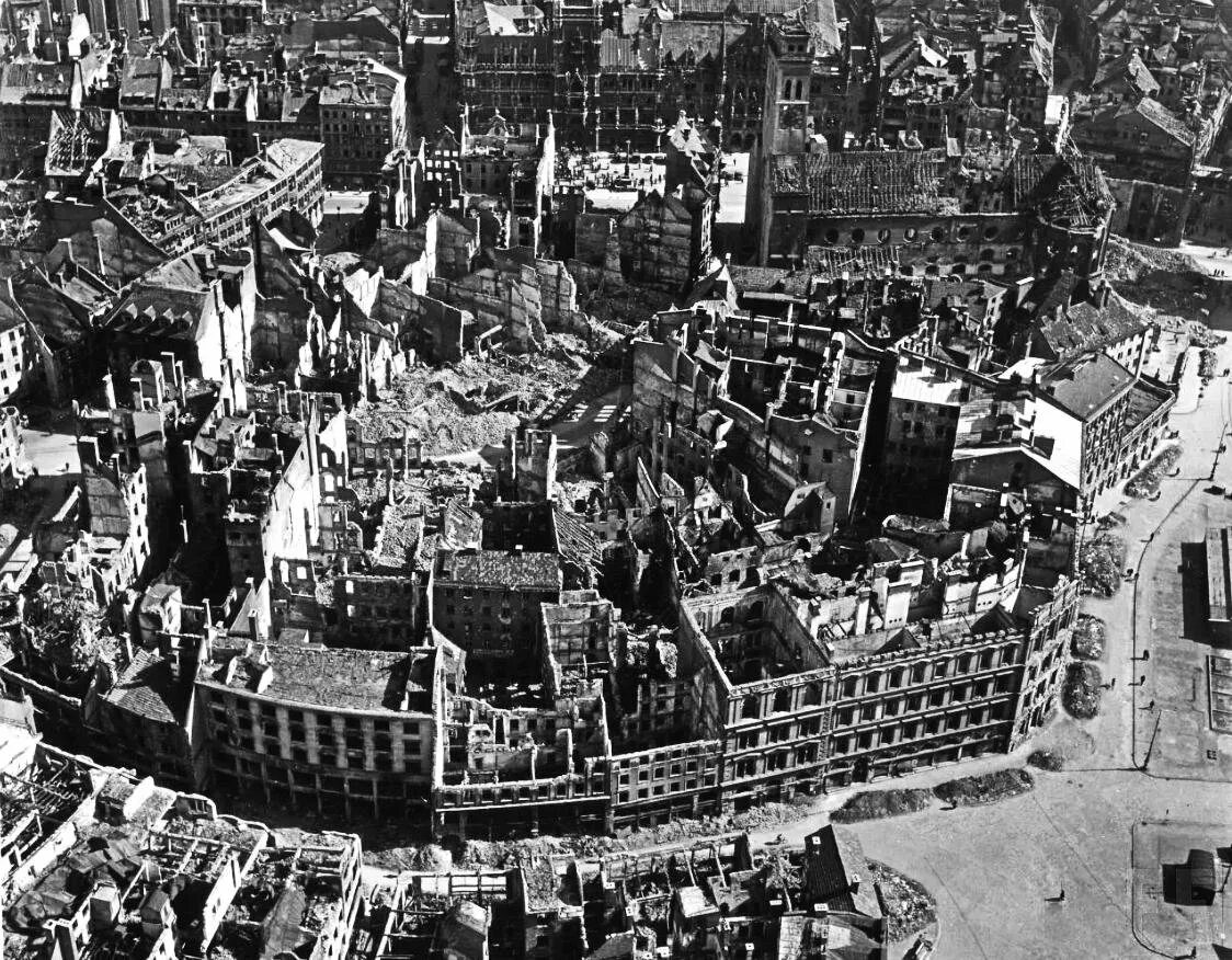 Германия после 1945. Бомбардировка Мюнхена 1945. Германия в 1945 после второй мировой войны. Мюнхен после второй мировой войны.