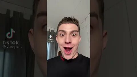 Глент смотрит свои старые видео