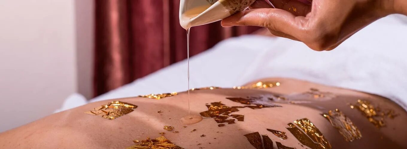 золото в косметологии. золотая маска спа. мерцание золота обёртывание. спа программа золото. обертывание золотом.
