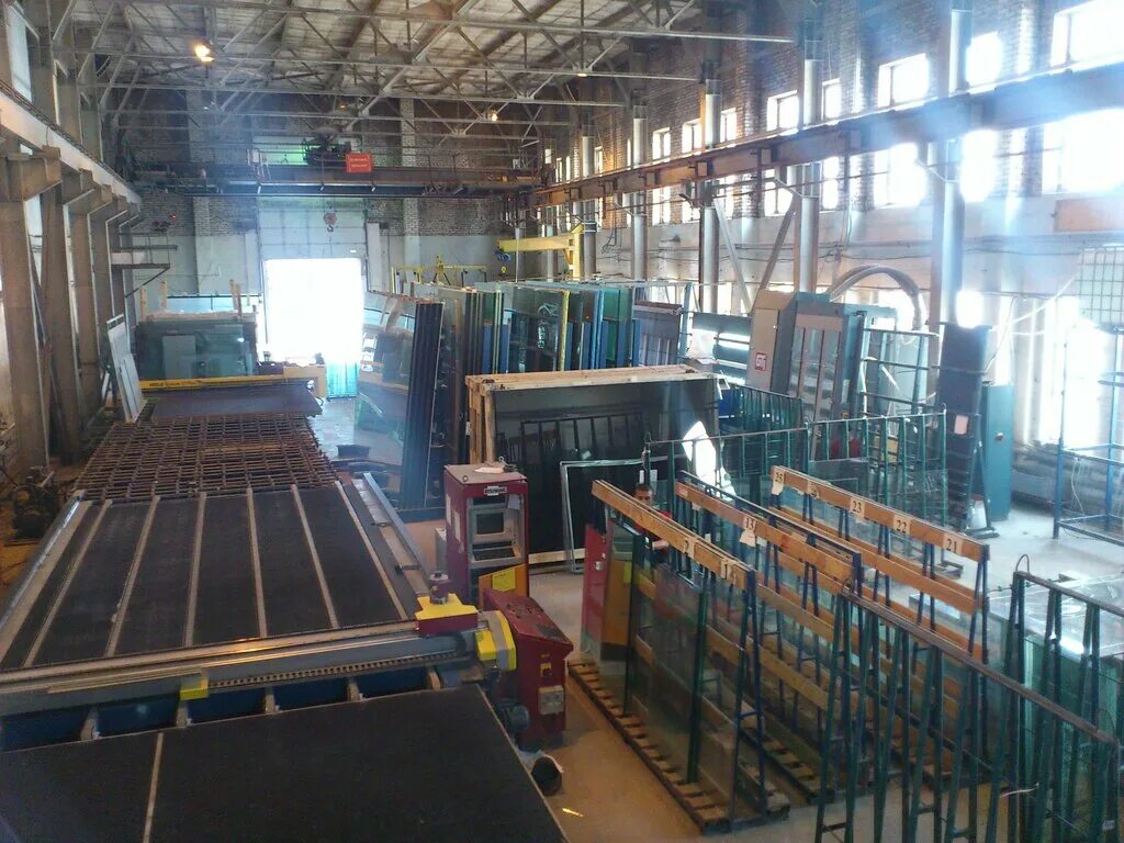 рабочая улица химки. автостекло на ленинградской. стеклянные перегородки для офиса. стекло химки. витражи в интерьере.