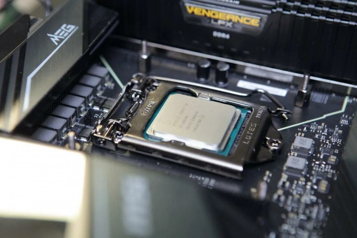 10 ядерный процессор intel core. Core i9-10850k. процессор intel core i9-10850k. intel core i9-10850k lga1200, 10 x 3600 мгц. материнская плата под процессор intel core i9.