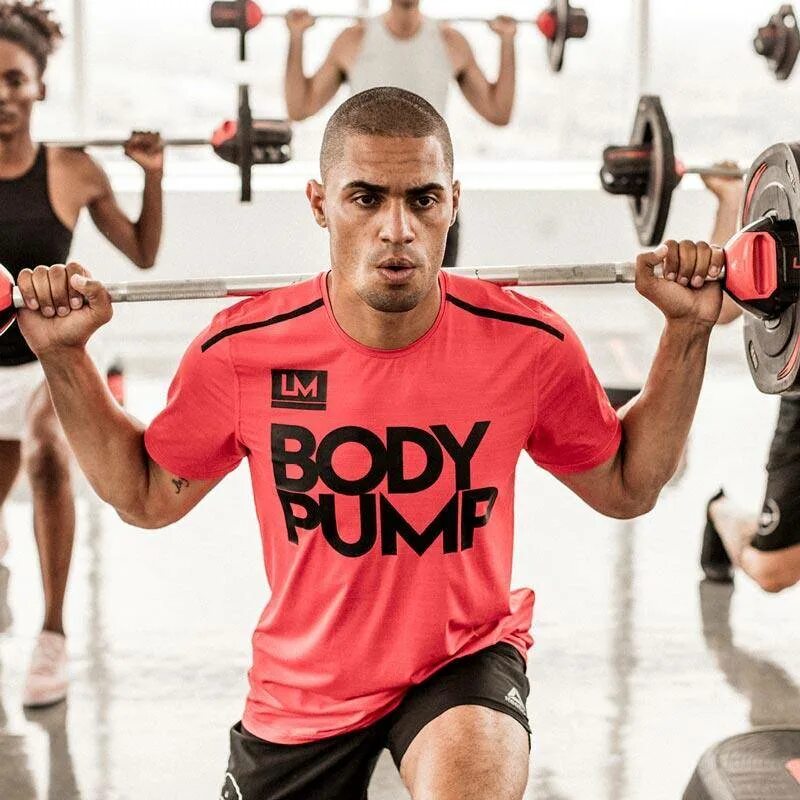 Боди памп тренировка что это. Les mills памп. les mills боди памп. штанга les mills. pump тренировка.