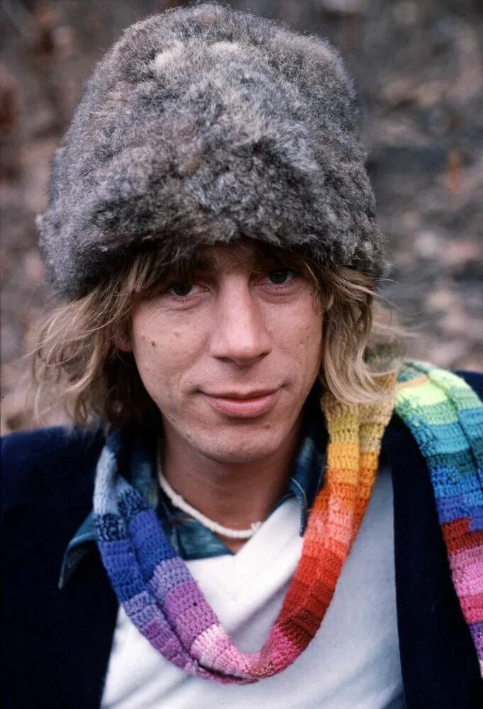 Kevin ayers. Кевин айерс. шапка хиппи. kevin ayers &quot;sweet deceiver&quot;. нидерландский певец.