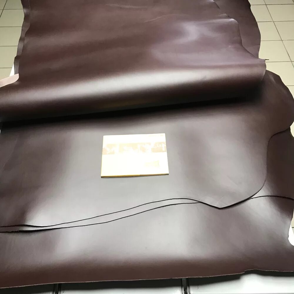 Натуральная кожа. Кожа искож. Шкуры казани. 4 мм. Мебельная кожа.