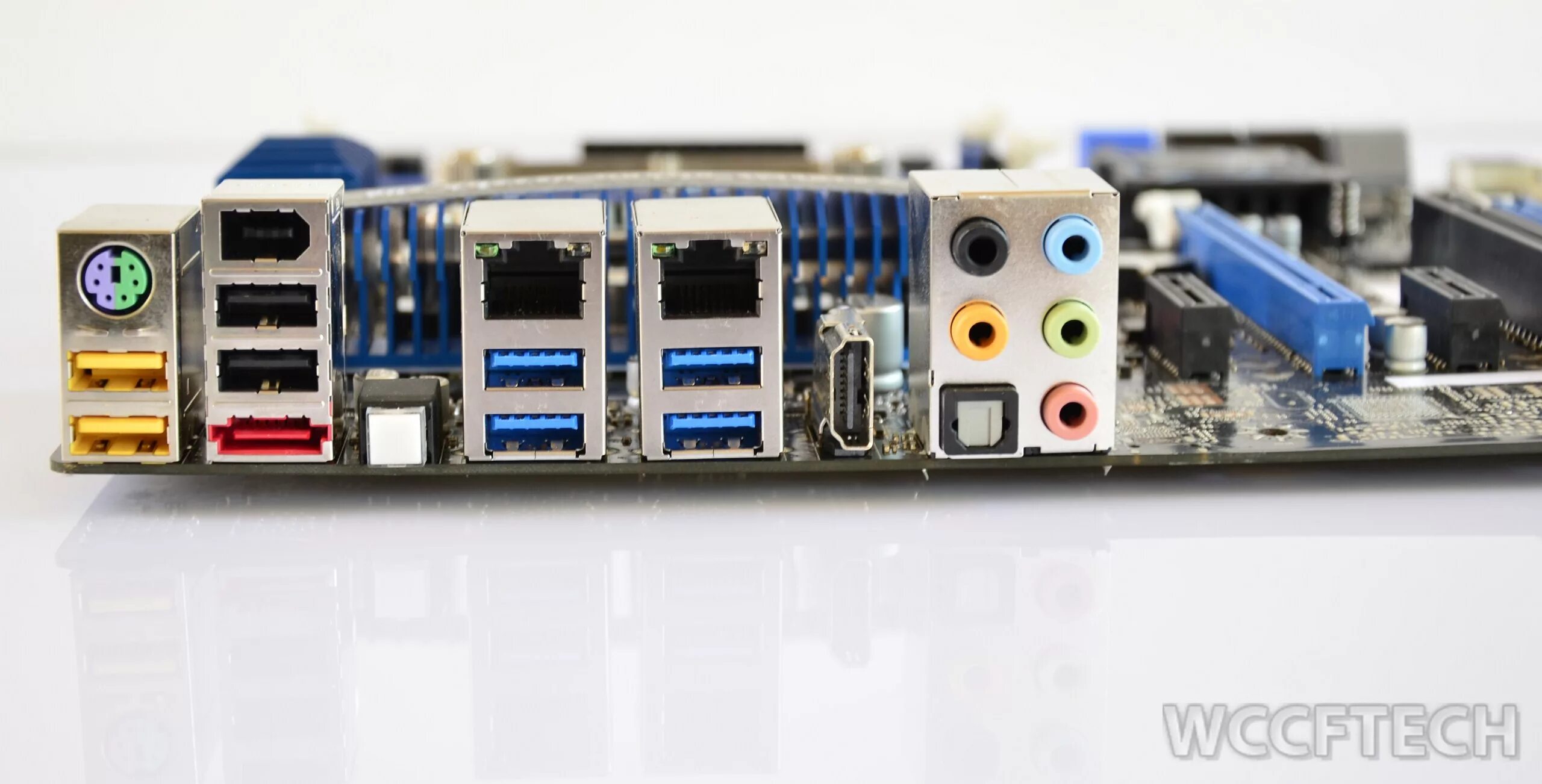 Почему работают юсб порты. Usb 3.1 порт на материнской плате. юсб 3.0 шина на материнской. разъем usb, блочная часть, usb 3.0. порт для usb 3.0 в материнскую плату.