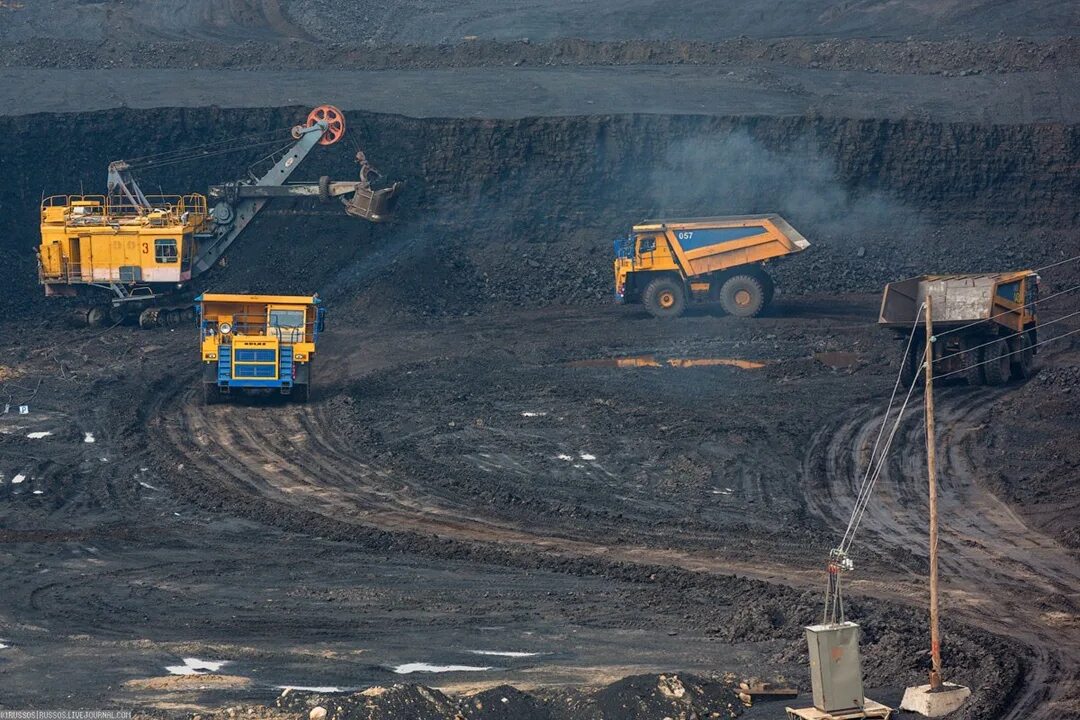 Разрез бородинский суэк. Чексинский угольный разрез. Чексинский угольный разрез. Кирбинский разрез хакасия. Разрез кедровский кемерово.