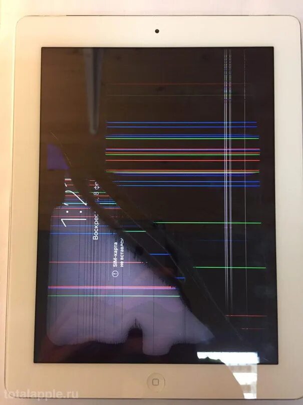 Повреждение матрицы. Разбитый модуль экрана. Сломанный IPAD. Айпад 10.2 разбитый. Apple сломан экран.