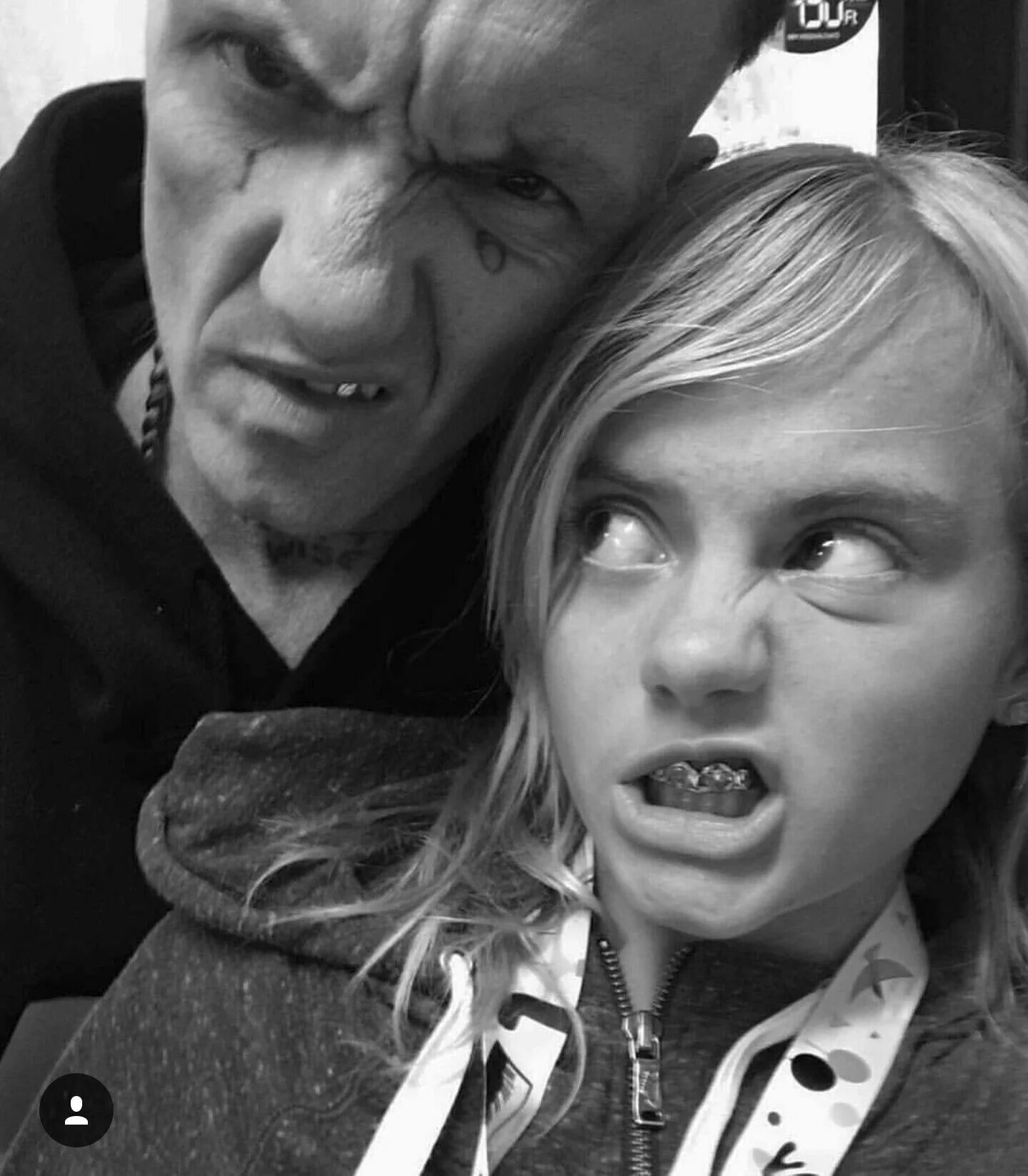 Die antwoord сын. Токки фиссер. йоланди фиссер токки. die antwoord дети. die antwoord токки.