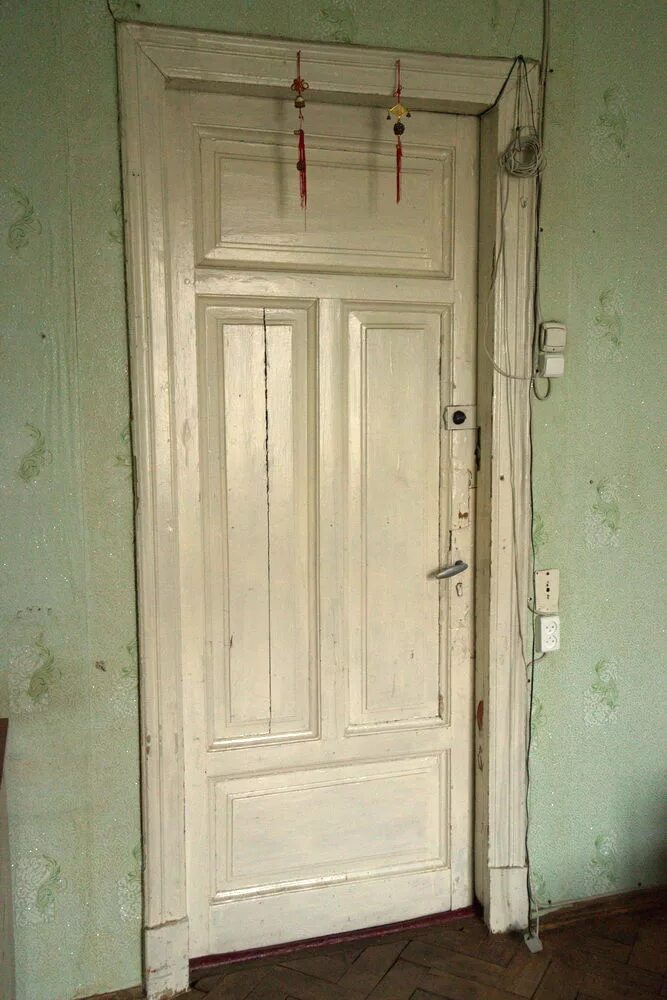 Старые межкомнатные двери. Старая деревянная дверь. Советские межкомнатные двери. Советские деревянные двери. Куплю старые межкомнатные двери