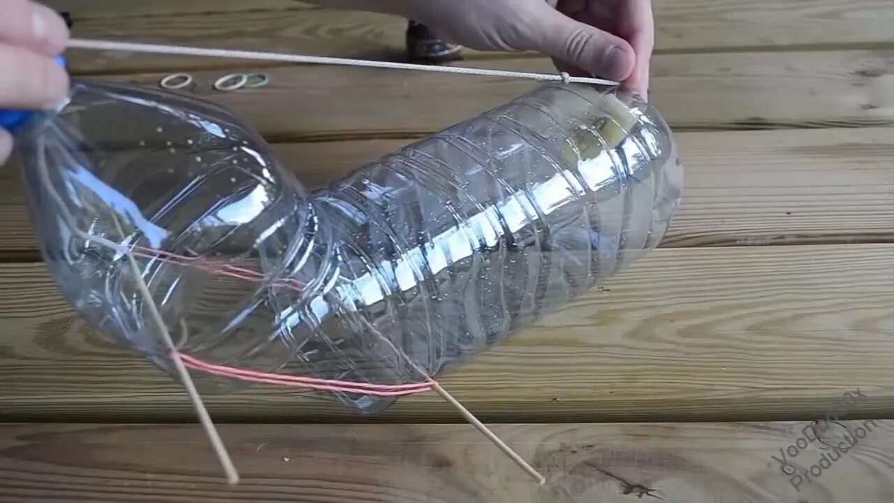 Ловушка для крыс из пластиковой бутылки 20 литров. Крысоловка из пластиковой бутылки 5 литров. Мышеловка из пластиковой бутылки. Ловушка из полторашки для мышей. Мышеловка из пятилитровой бутылки.