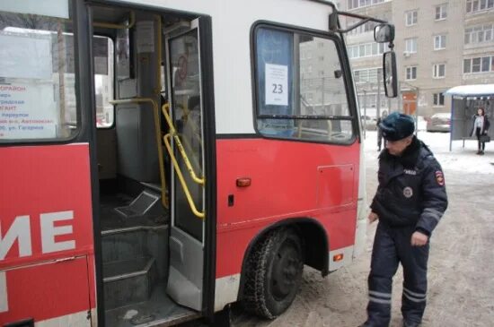 В Ярославле тем временем протестуют водители автобусов. Автобус Ярославль сегодня. Неисправный маршрутный