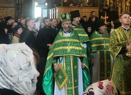 Троицу привезли