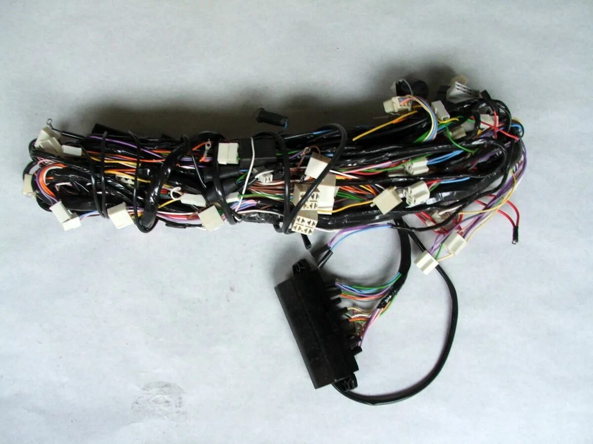 Провода электропроводка с кабины камаз 6520. Проводка кабины. Электропроводка т 40. Проводка кабины камаз евро 2. Жгут кабины 6520-3724010-20.