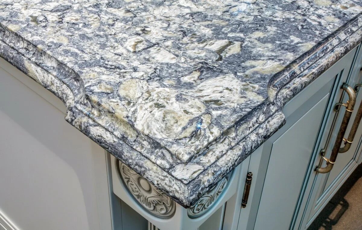 Мозаика из камня столешница. Vicostone bq 8583. Кварц камбрия столешница. Кварцевый агломерат cambria bellingham. Производитель кварцевых столешниц.