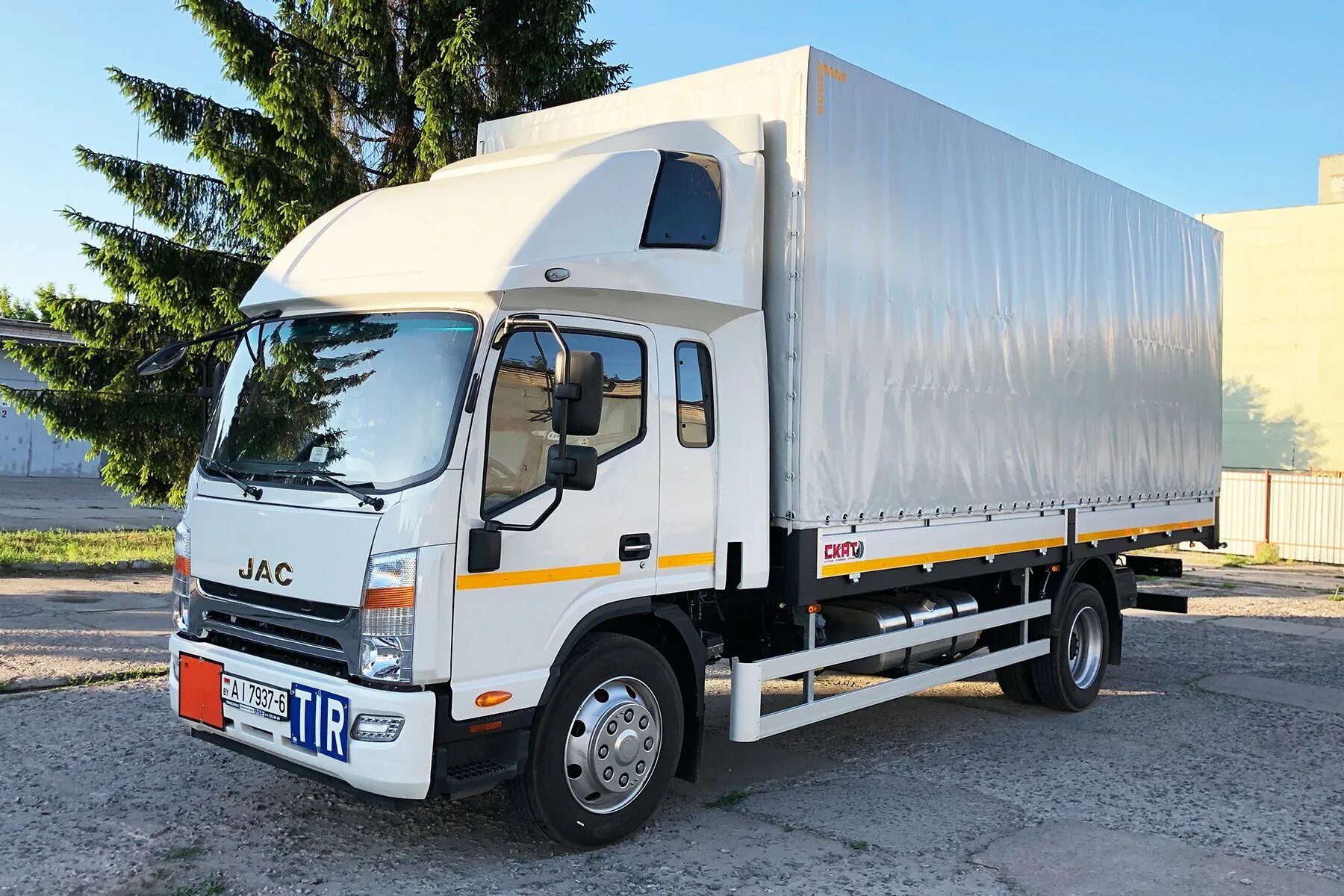 Jac фургон. Грузовой JAC n120. Джак грузовой JAC n90. Грузовой автомобиль JAC N-120. JAC n120 тентованный.