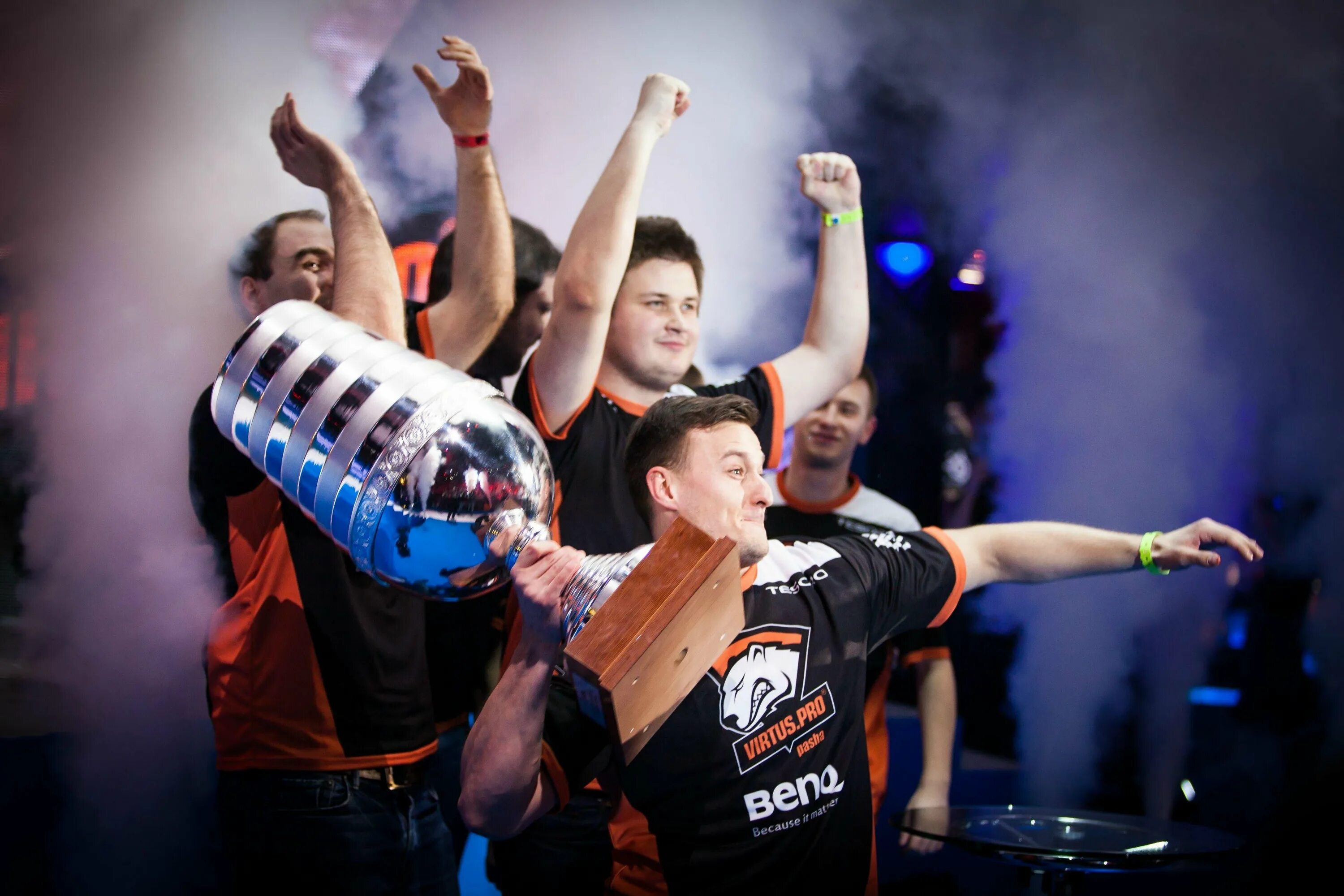 Мажор киберспорт. ESL Major Series one Katowice 2014. Virtus Pro Katowice 2016. Virtus Pro 2014.