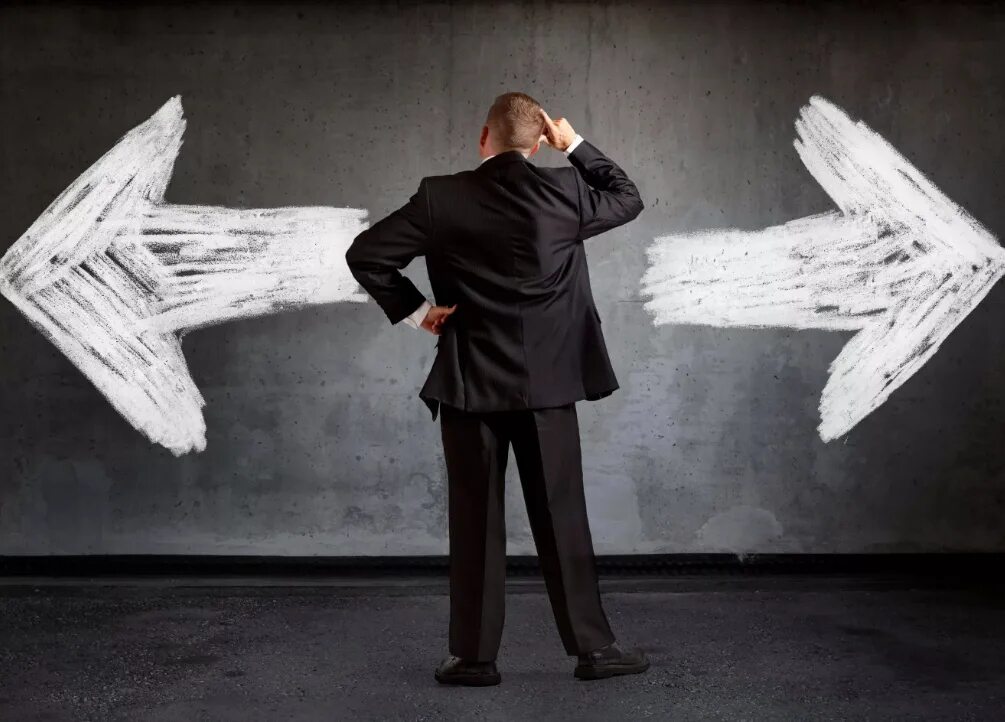 Человек неопределенных лет. Вошёл человек неопределённых лет с неопределенной физиономией. Личность картинки. Презентации по радикальному настроению. Человек неопределенных лет.