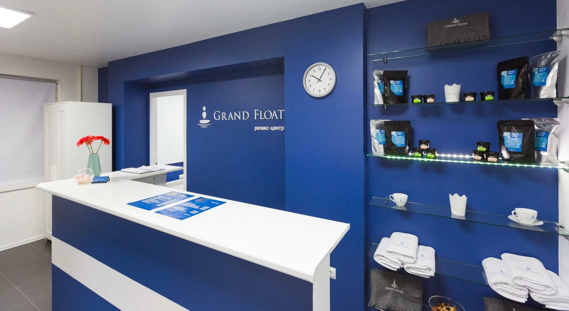 Grand float барнаул. Студия гранд флоат. гранд флоат уфа. float spa уфа. салон флоатинга.