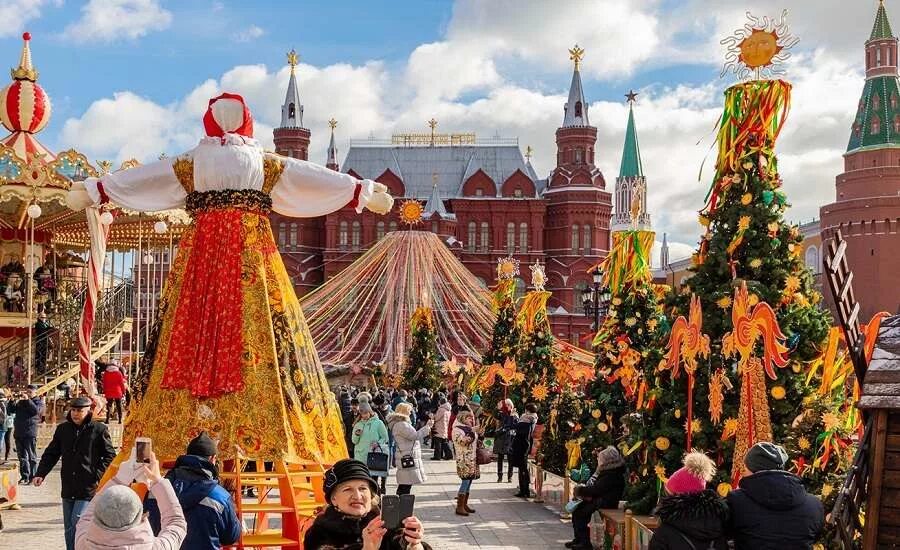 Украшение территории на масленицу. Фестиваль масленицы на красной площади. Культурные мероприятия в москве. Главная елка англии на трафальгарской площади. Городской праздник.