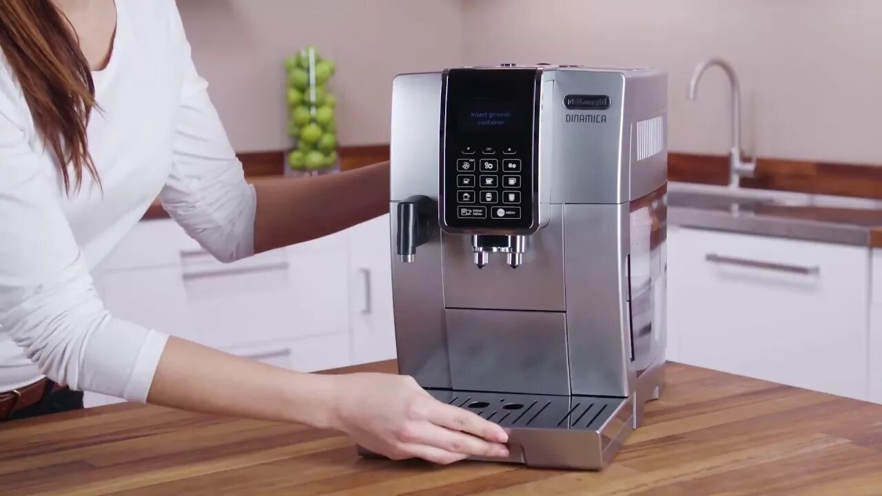 Как очистить от накипи кофемашину delonghi. Делонги ЕСАМ 22.360. Очистка кофемашины Делонги динамика ЕКАМ 350.15. Кофемашина dinamica Delonghi для очистки. Кофемашина Delonghi ECAM46.860.B.