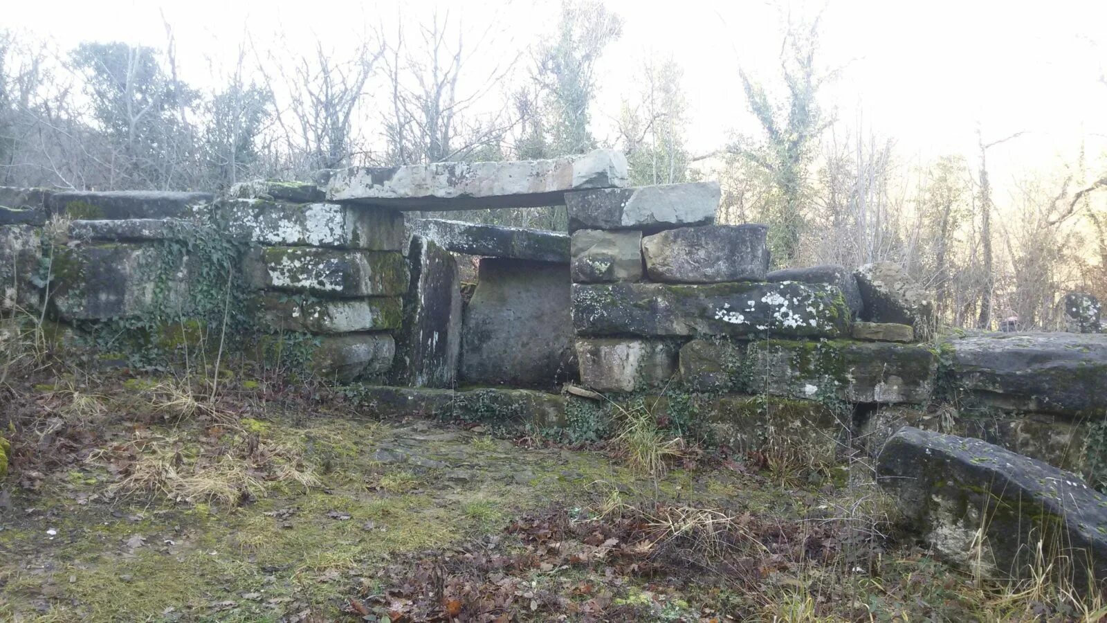 Село васильевка краснодарский край. Дольмены новороссийск. Дольмены васильевка. Васильевка краснодарский край. Дольмены васильевка новороссийск.