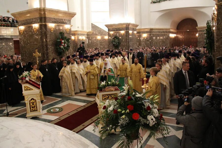 Служба в храме христа спасителя в калининграде. Кафедральный собор христа спасителя калининград внутри. Служба в храме христа спасителя в калининграде. Кафедральный собор христа спасителя калининград. Служба в храме христа спасителя в калининграде.