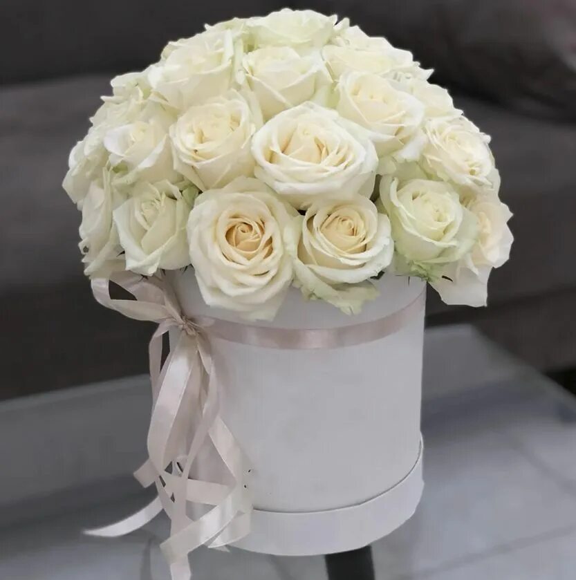 Artflower.kz 45 белых роз в коробке Maison Des Fleurs - Купить с доставкой в Алм