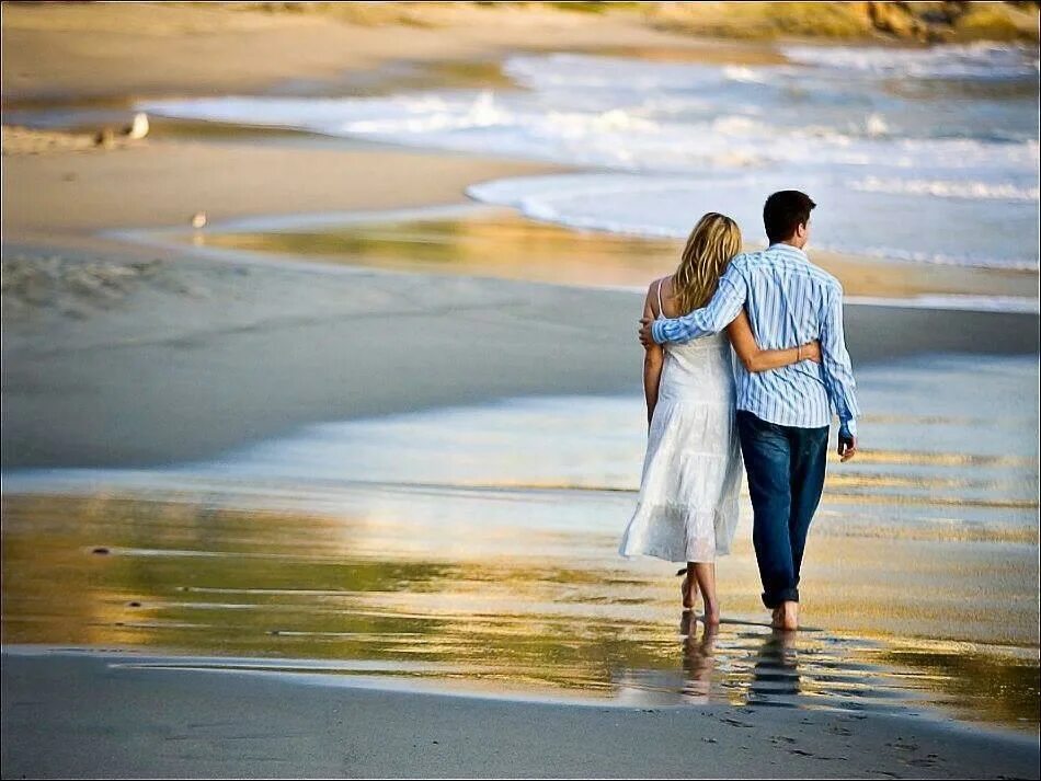 Мужчина и женщина нежность. Отношения мечты. Влюбленные на море. Романтичные места. Путешествие вдвоем.