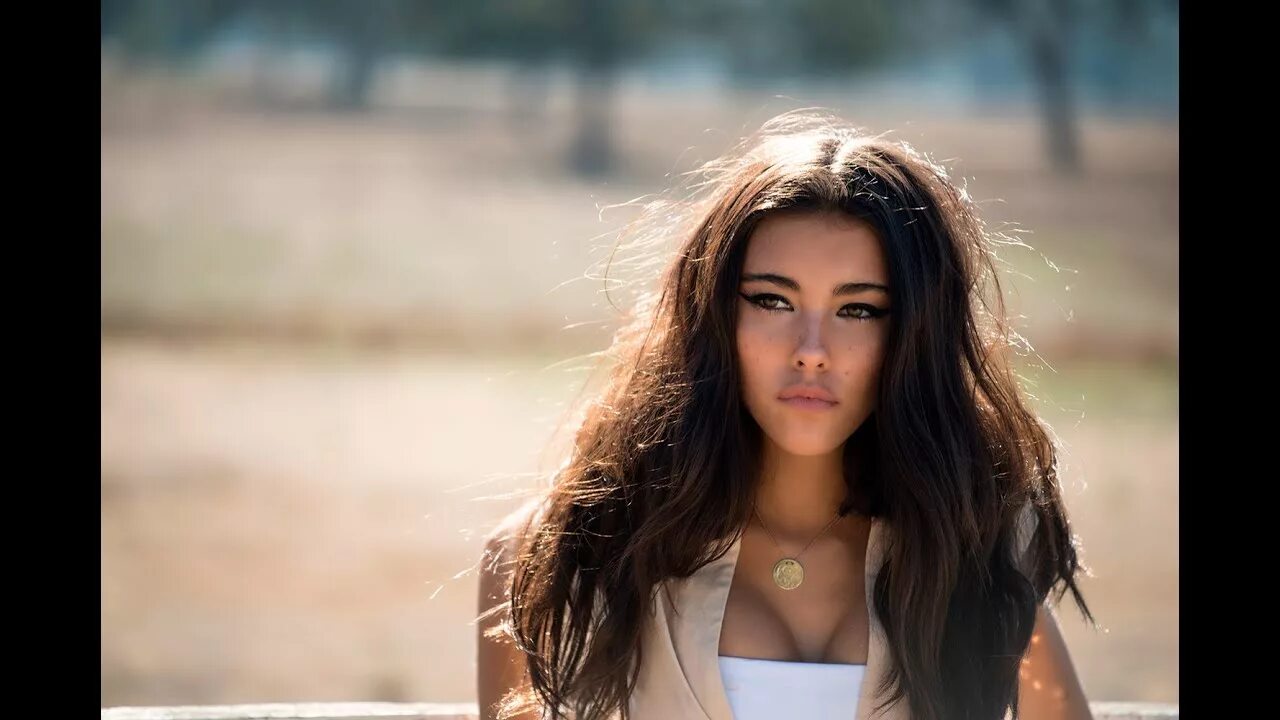 Madison beer make you mine клип. Madison beer make you mine. Madison beer make you mine. ,madi madison beer. Madison beer good in goodbye.