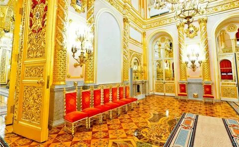 Внутри крупным