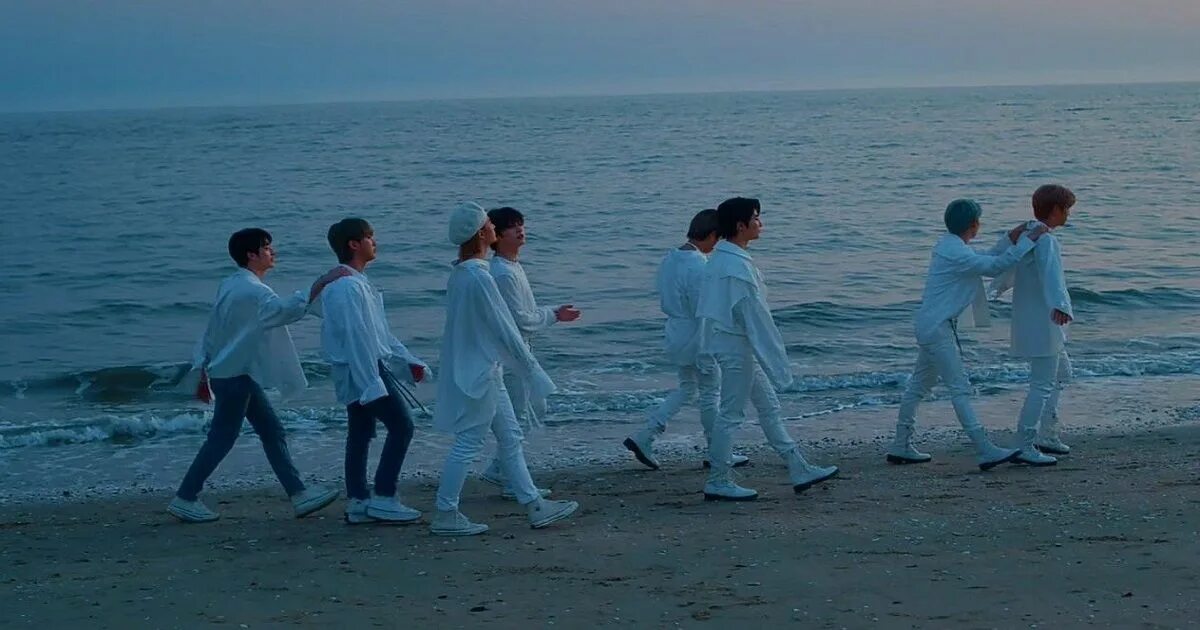 Stray in program. Stray kids. группа stray kids. stray kids 2025. stray kids blueprint сынмин.