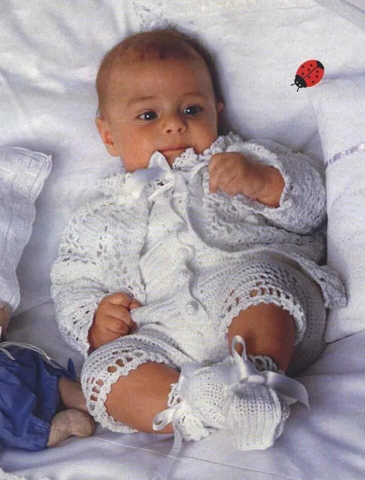 костюмчики для новорожденных. детское вязание новорожденных. вязаные детские вещи. вязаные вещи для новорожденных. вязаная одежда для новорожденных.