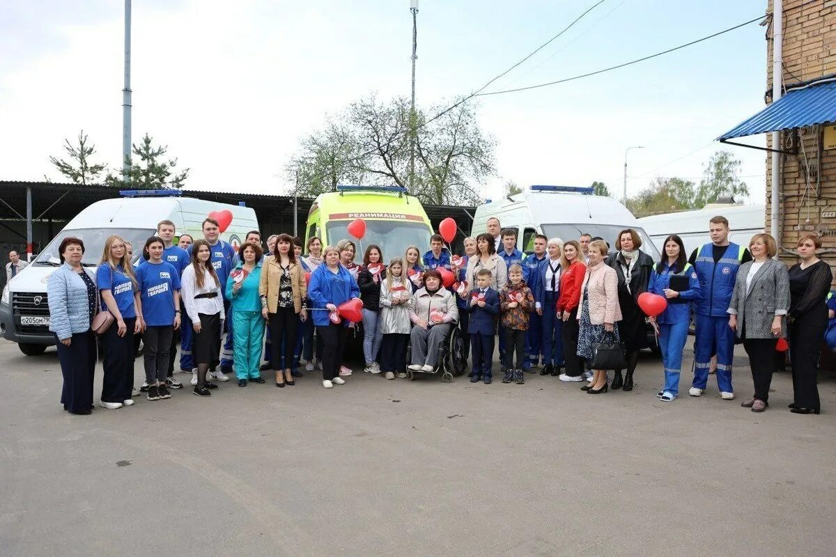 Волонтеры помогают фото. Ссмп серпухов. Помощь серпуховским. Помощь серпуховским. Лесничество серпухов.