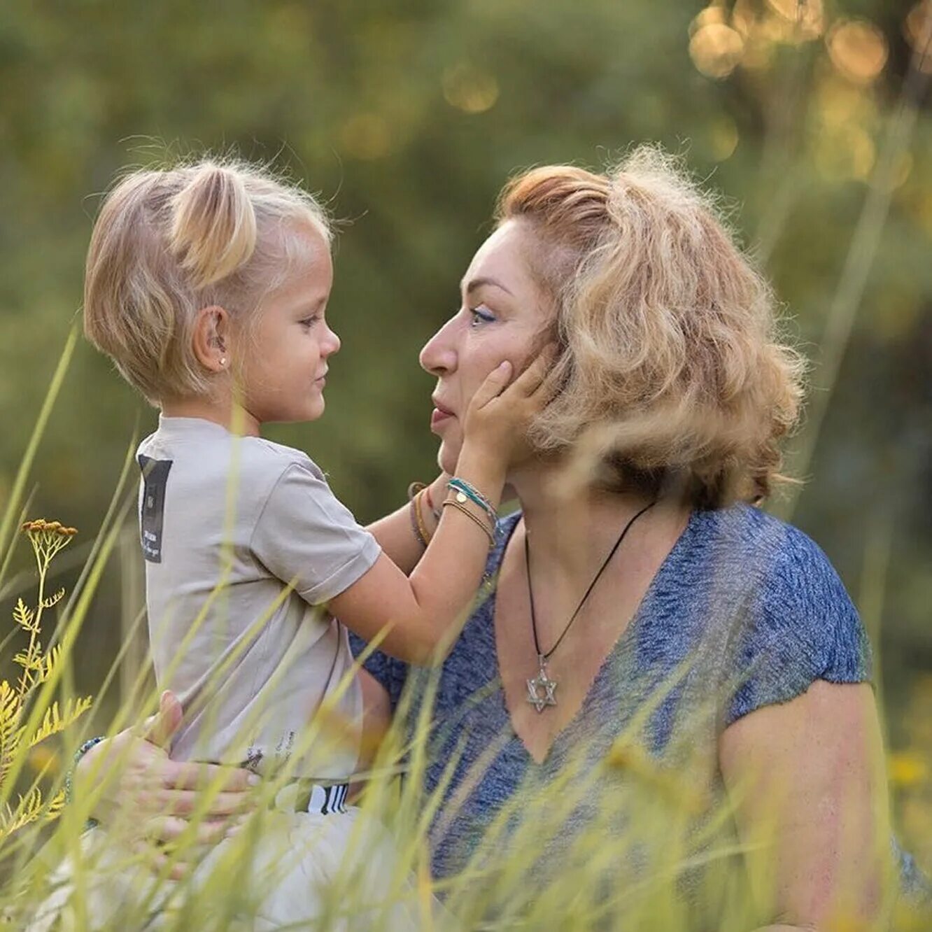 николь и алиса 2021. алиса хорошую маму. моя мама самая добрая. как мама алиса. обычная женщина с детьми.