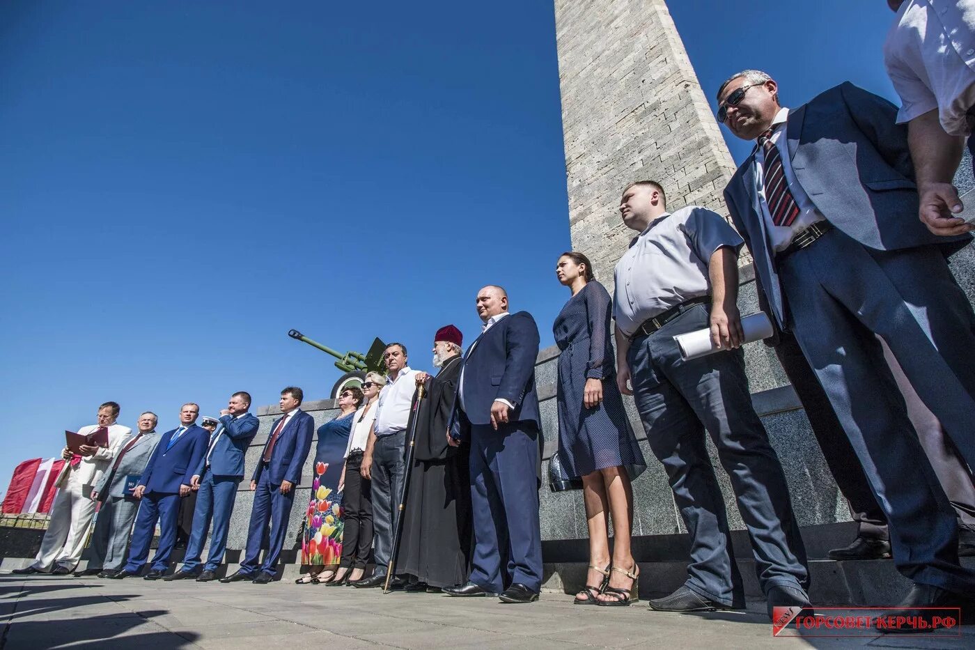 Новости керчи мой город. Новая гора Митридат в Керчи возложение цветов.