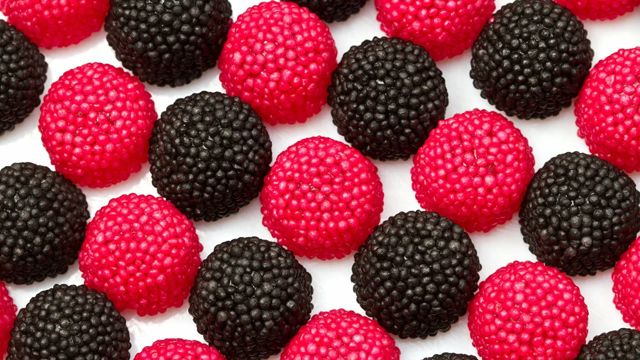Конфеты красно черный. Круглые сладости. Candy berry. Сладкий букет клубника. Вкусные букеты клубника в шоколаде.