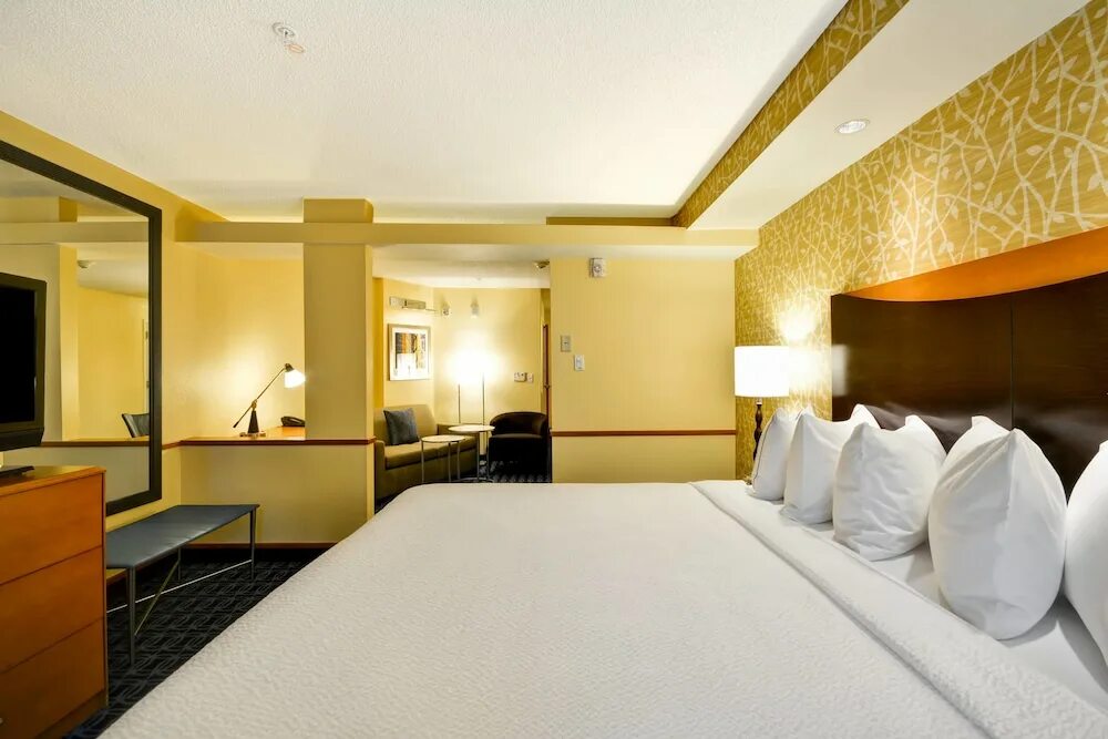 Отель це. Отель Fairfield Inn & Suites Tampa Fairgrounds/Casino.