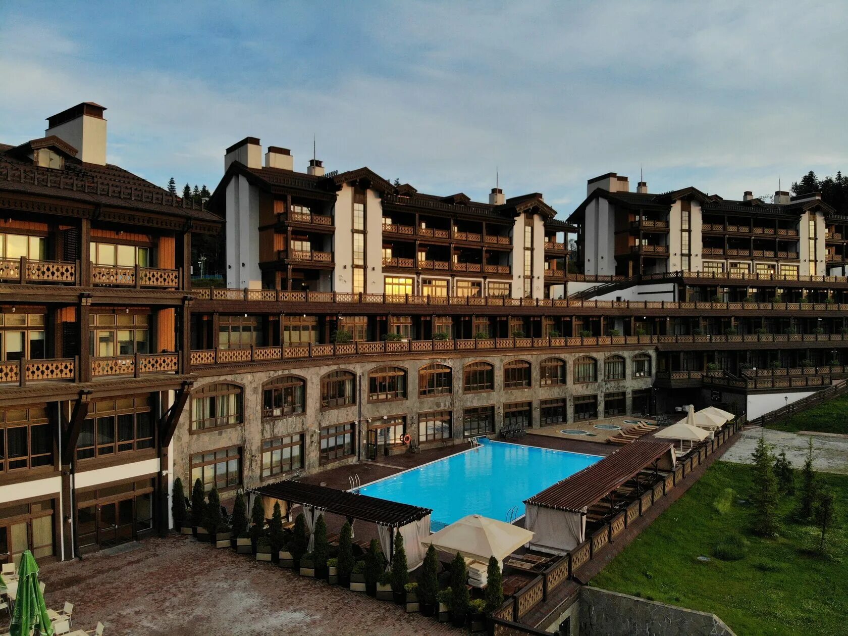 Газпром поляна 1389. 1389 красная поляна бассейн. Гостиница 1389 красная поляна. Сочи поляна 1389. 1389 красная поляна.