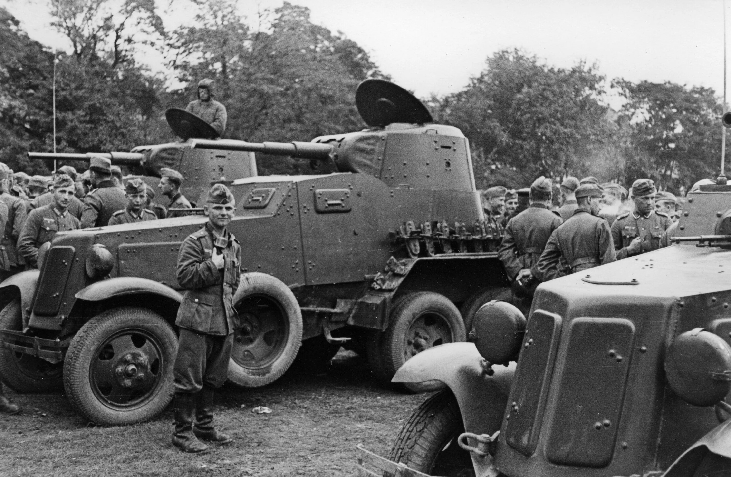 Ба-10 бронеавтомобиль. Советский парад 1939 Польша. Парад РККА И вермахта в Бресте. Ба 20 в Вермахте. Польша сентябрь 1939 года