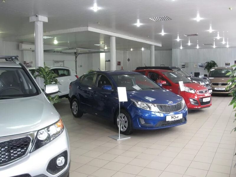 автосалон. автосалон автомобилей с пробегом. автомобили с пробегом в автосалонах. крупнейший автосалон. автомобили с пробегом в автосалонах.