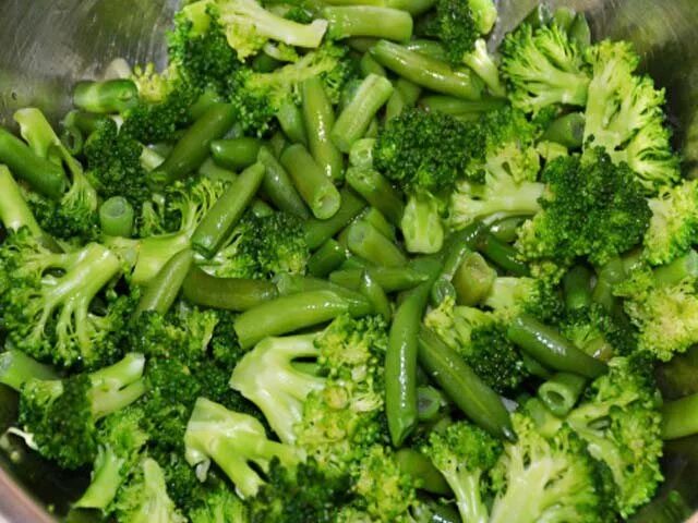 Как приготовить брокколи и стручковую фасоль. Брокколи и стручковая фасоль. брокколи гарнир стручковая фасоль. спаржевая брокколи. фасоль стручковая капуста брокколи.