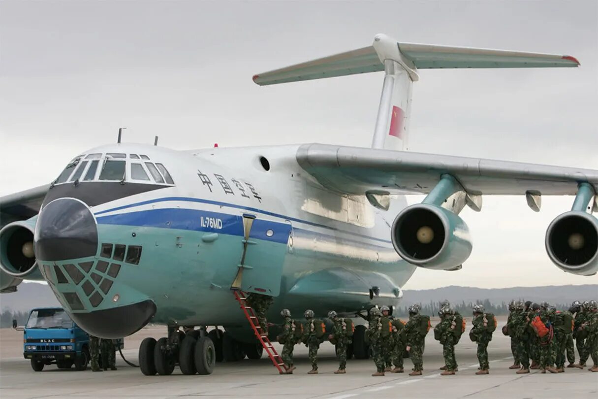 Ил76 иваново списки. Ил 76 МД. Грузовой самолет ил-76. Ил-76 пассажирский самолёт. Ил 76 военный.